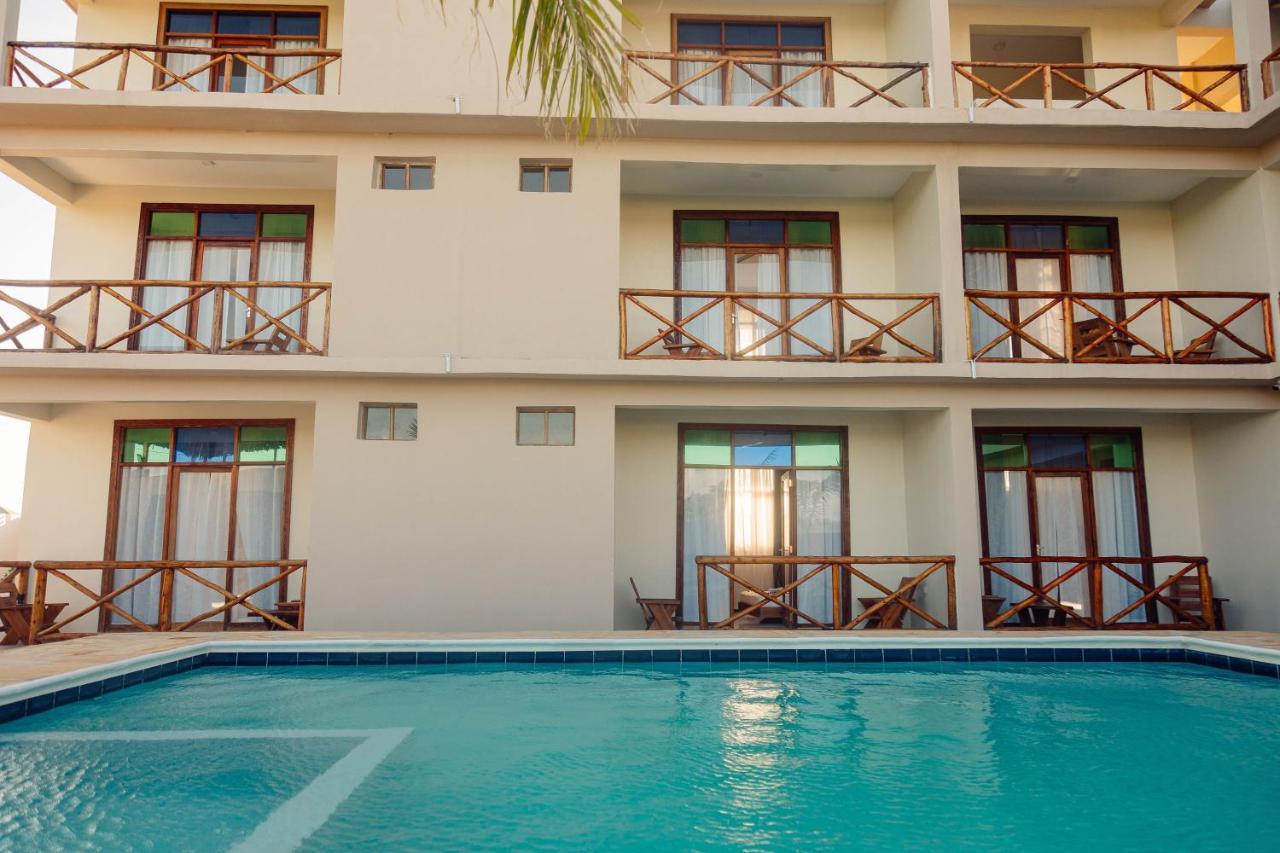Ocean Breeze Hotel Nungwi Luaran gambar