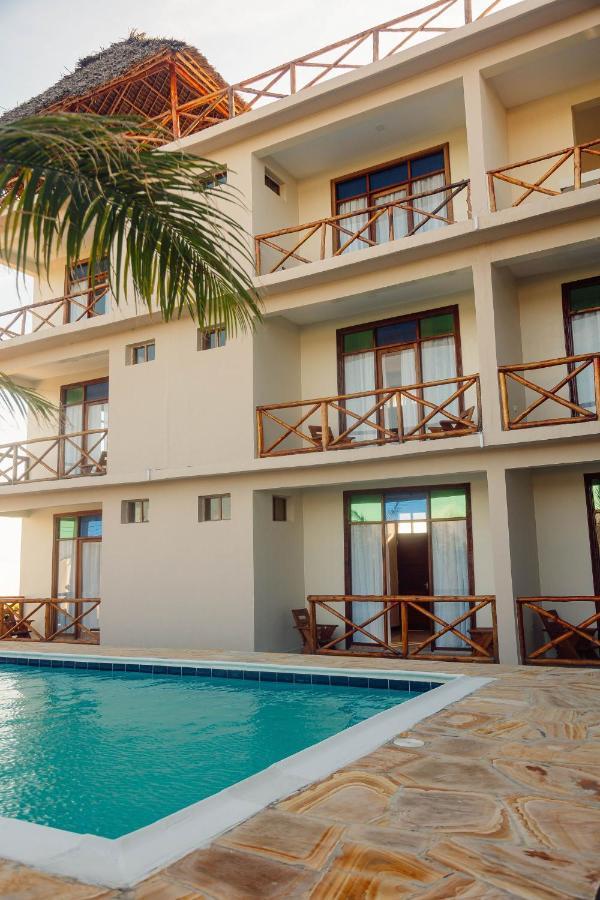 Ocean Breeze Hotel Nungwi Luaran gambar